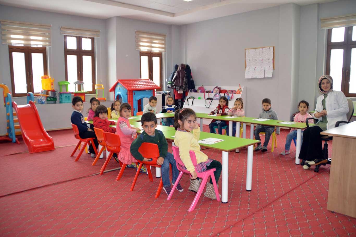 Ağrılı kadınlar ADEM'le ev ekonomilerine katkı sağlıyorlar